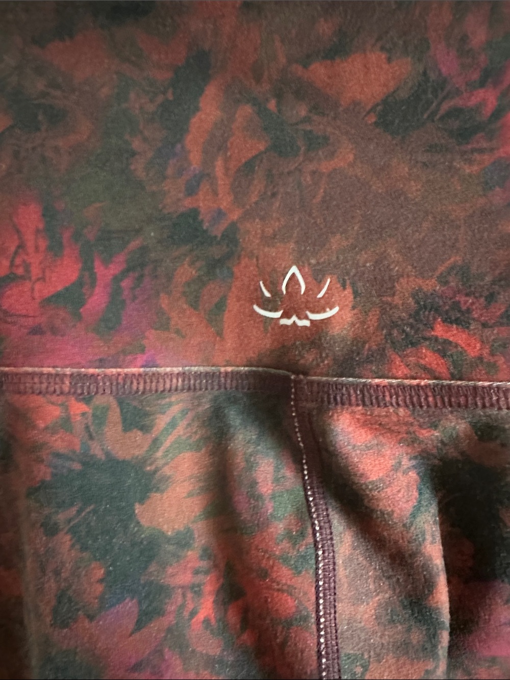 Beyond Yoga Spacedye Caught in the Midi Printed Leggings Red Black Print - Picture 7 of 9